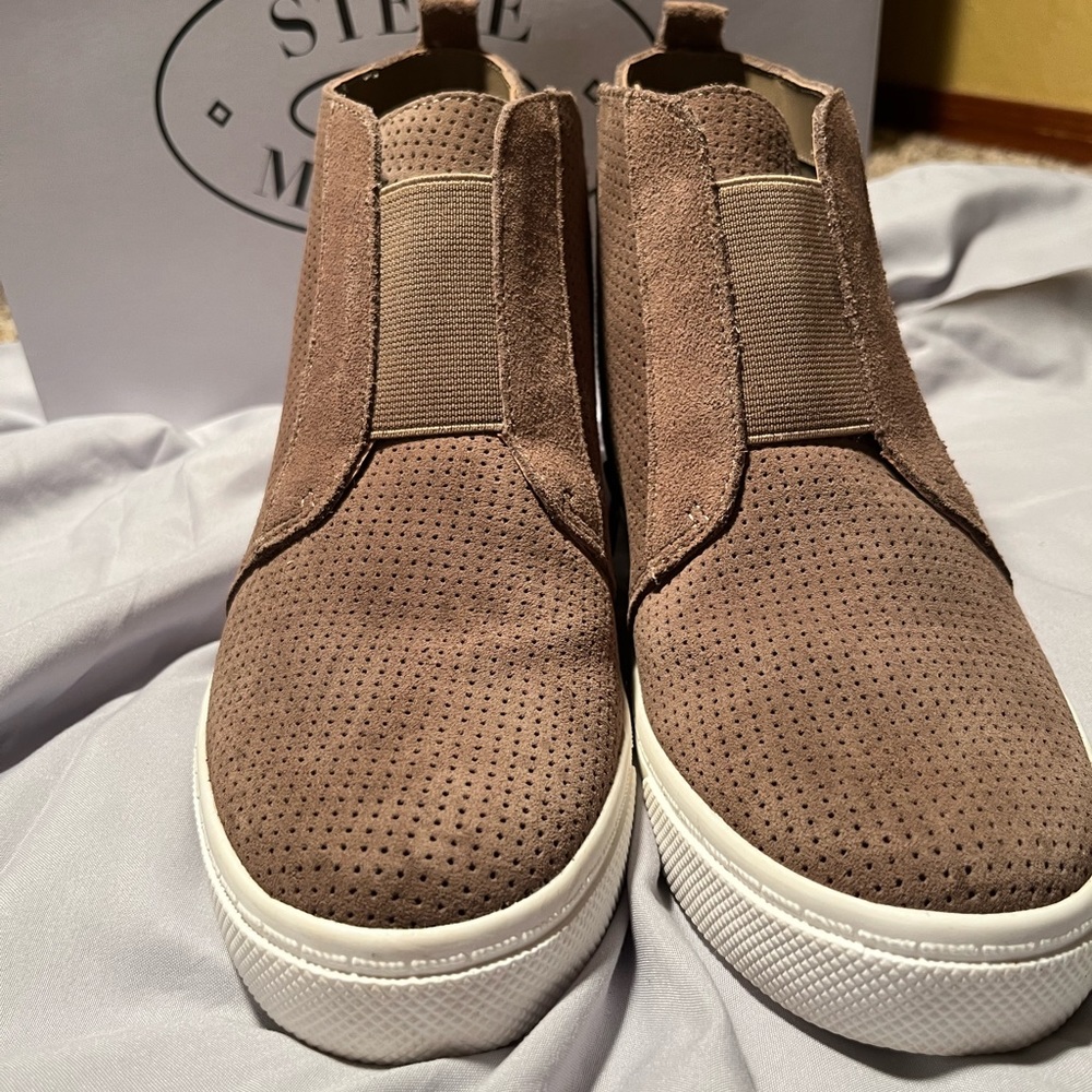 Steve Madden Wavery Wedge Sneakers